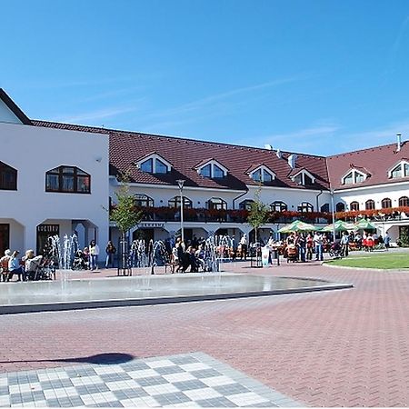Hotel Slunecni Dvur Brno Zewnętrze zdjęcie